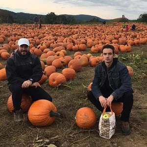 Meet your Posher, Cesar